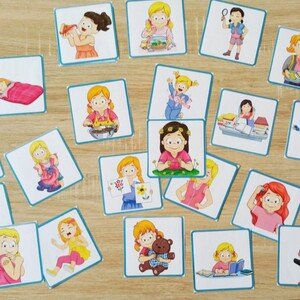 Komunikační kartičky-povídej co dělá dívka