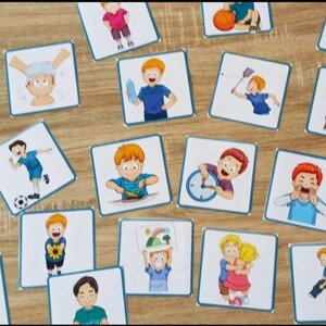 Komunikační kartičky-povídej, co dělá chlapec