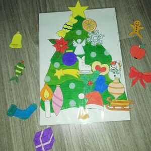 Vánoční stromeček s ozdobičkami - adventní kalendář 